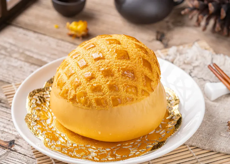 Pineapple Bun with Butter
